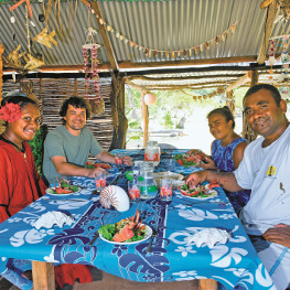 eat with locals in Maré