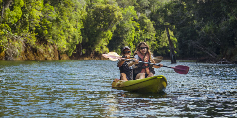 kayak, blue river park, new caledonia